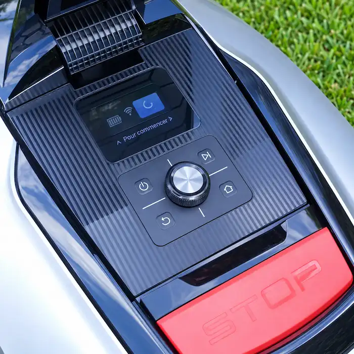 Panneau de contrôle du robot tondeuse Dreame A3 AWD Pro 3500