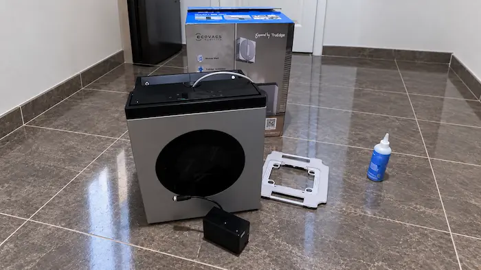 Déballage de l'Ecovacs Winbot W3 Omni, robot, station et accessoires fournis