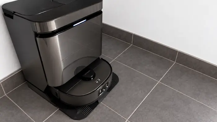 Eureka J15 Pro Ultra posé sur sa station