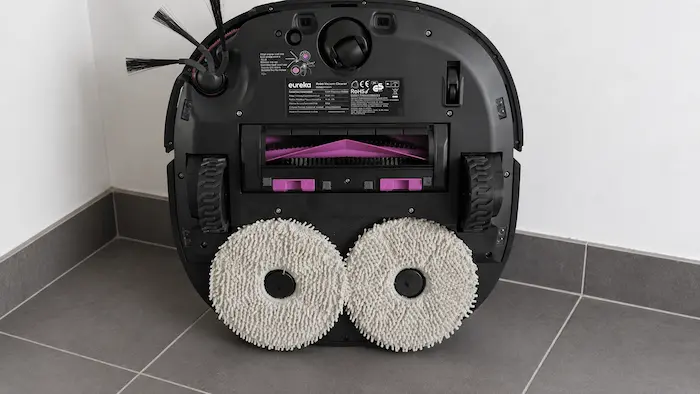 Dessous de l’aspirateur robot Eureka J15 Max Ultra